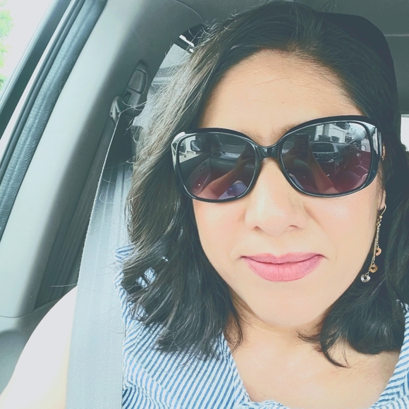 Meet your Posher, Lucy - Picture 1 of 1